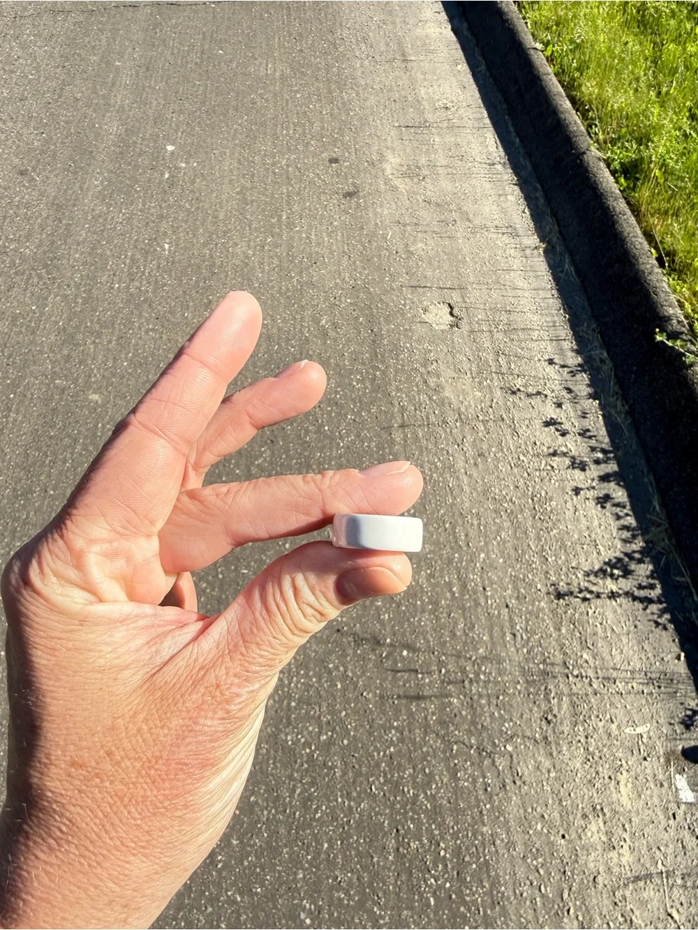 Oura White Smart Ring